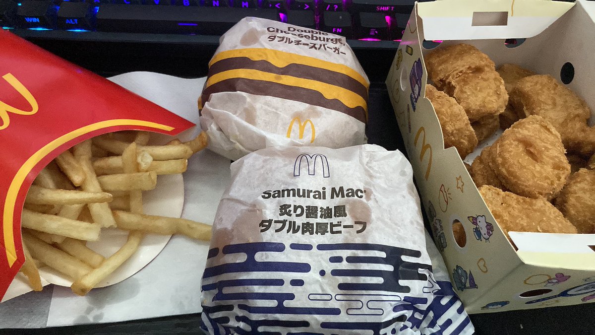 t さん tweet media