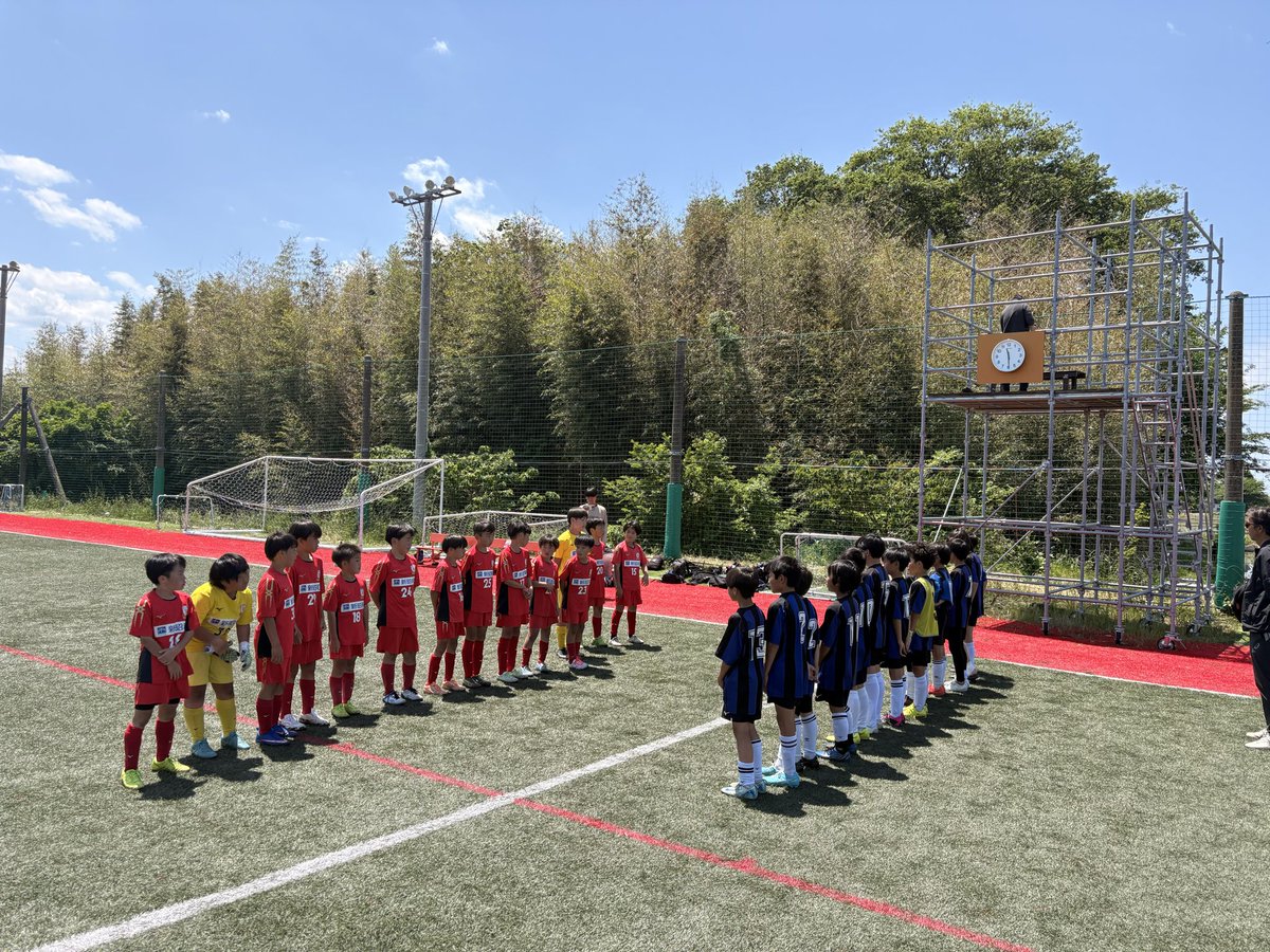 FC_Amistor's tweet photo. #5年 
本日はWヘッダー👍
AM五年だけで北総ローバーズさんと沢山鍛えて頂きました。

Blueも変革時期。
良い部分も増えてます。

Blackは守備安定でかなり戦えてます。

両チーム次なるステージに向けやるのみ🔥
U12で各自強化へ➡️

ローバーズさんありがとうございました。

#FCアミスター
#我孫子 https://t.co/u7CtFjE46S