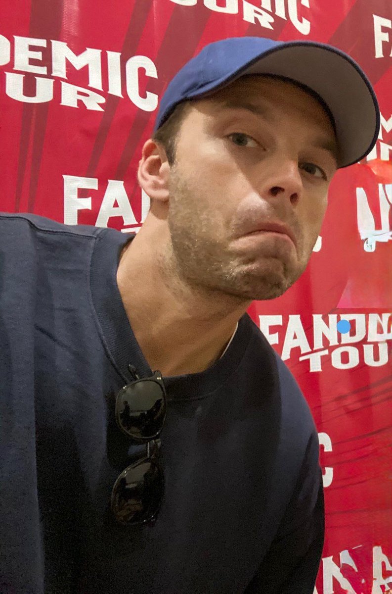 Sebastian Stan tweet media