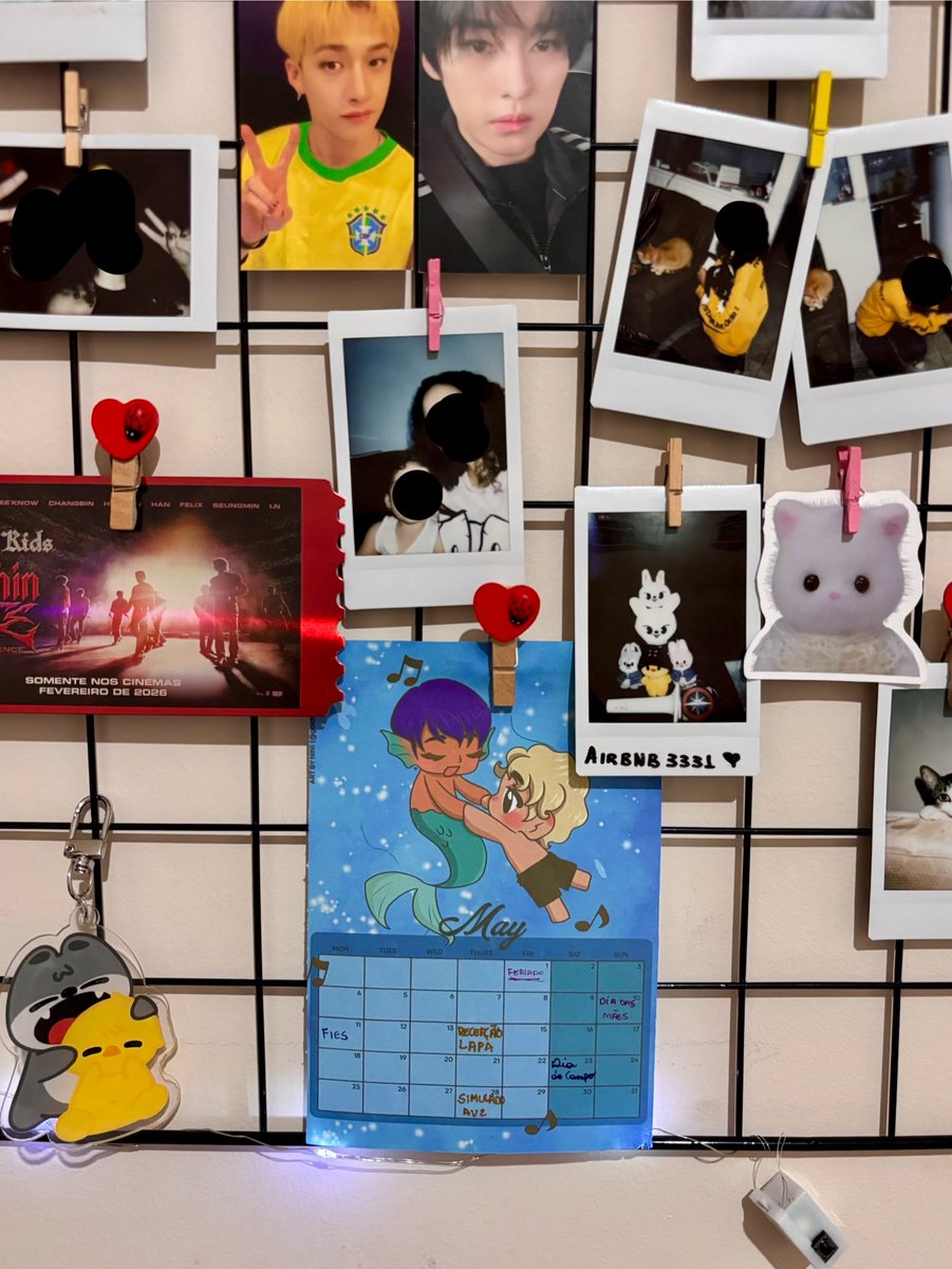exolieber's tweet photo. eu quando não configuro a dimensão correta na hora de imprimir e fico com um mini calendário minchan 🧜🏻‍♂️💜💙🧑🏼‍🦱 https://t.co/uV53MuKH2l