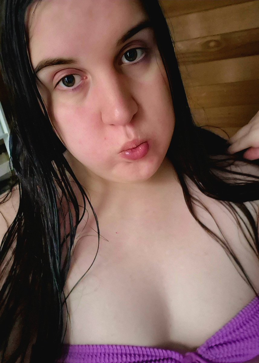 Chloe Belle tweet media