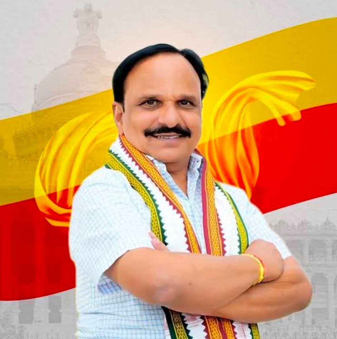 9Kampli's tweet photo. ರಾಜ್ಯದ ಯೋಜನೆ ಮತ್ತು ಸಾಂಖ್ಯಿಕ ಇಲಾಖೆ ಸಚಿವರಾದ ಡಿ. ಸುಧಾಕರ್ ಅವರ ನಿಧನದ ಸುದ್ದಿ ತಿಳಿದು ಅತ್ಯಂತ ದುಃಖವಾಯಿತು.

ಭಗವಂತನು ಅವರ ದಿವ್ಯಾತ್ಮಕ್ಕೆ ಚಿರಶಾಂತಿ ಕರುಣಿಸಲಿ. ಅವರ ಕುಟುಂಬದವರಿಗೆ, ಬಂಧು-ಬಳಗಕ್ಕೆ ಹಾಗೂ ಅಪಾರ ಅಭಿಮಾನಿಗಳಿಗೆ ಈ ದುಃಖವನ್ನು ಭರಿಸುವ ಶಕ್ತಿಯನ್ನು ನೀಡಲಿ ಎಂದು ಪ್ರಾರ್ಥಿಸುತ್ತೇನೆ.
#DSudhakar https://t.co/xPAigfRgH9