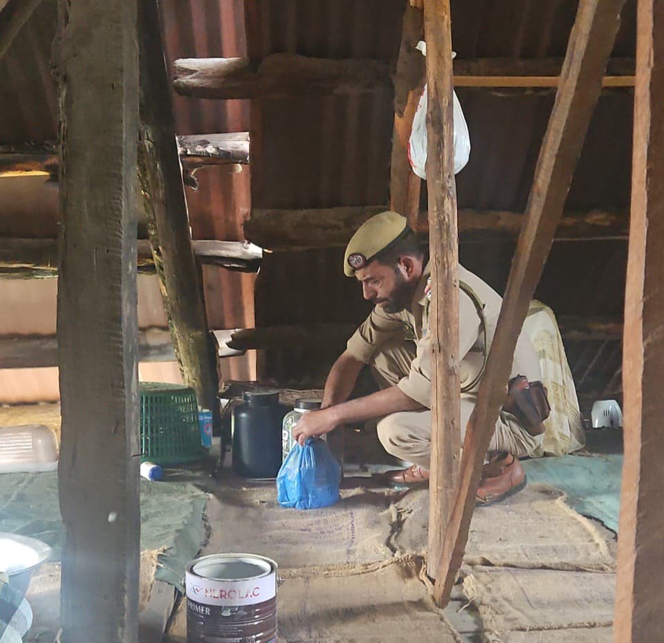 Anantnag Police( اننت ناگ پولیس) tweet media