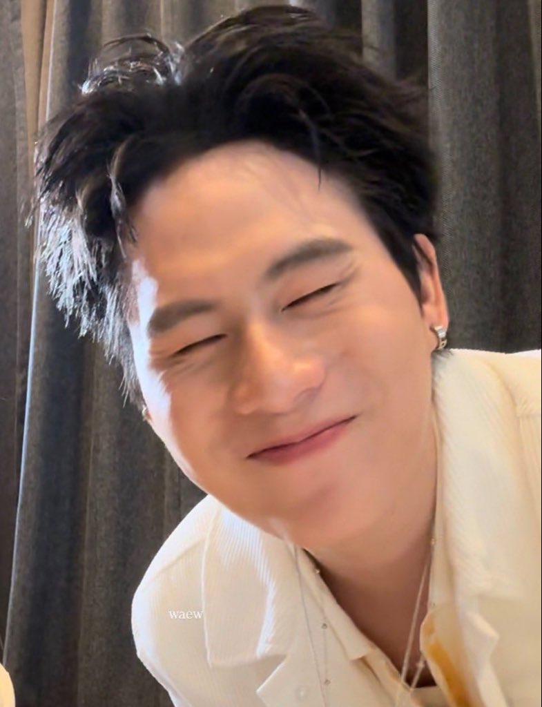 ૮ เก้อเก้อ ა tweet media