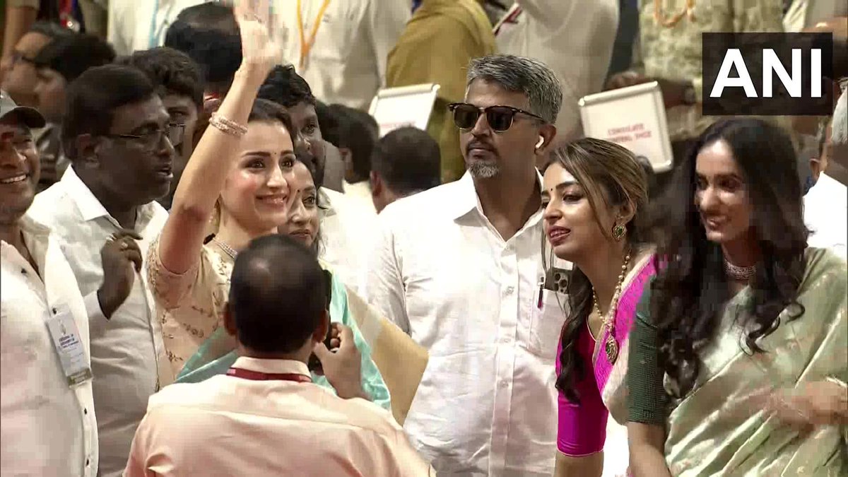Vickeeeyyyy(hyped for Karuppu) tweet media