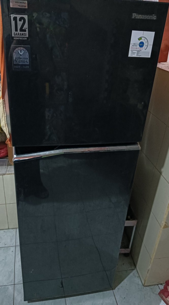 novanovlit's tweet photo. Bismillah preloved wts kulkas jual cepat aja yaa guyss🥰

✨Kulkas 2 pintu inverter Panasonic NR-BB221Q 
💰Harga 2,8jt bisa nego sampai deal🤝

Kondisi aman masih bagus banget dan dingin normal gak pernah ada kendala✅
Pemakaian pribadi -+2tahun

📍Jaksel Saharjo Tebet https://t.co/AUCs8nZDVH