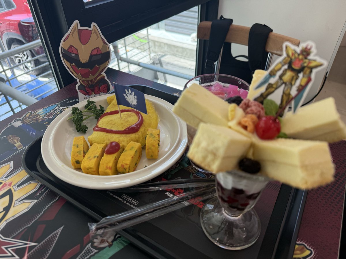 Follow891538's tweet photo. 젤 좋아하는 프랜차이즈가 마지막이라니 
그래도 한국에 와서 마지막을 같이 할수있는 이벤트와 함께라서 씁쓸하지만 한편으로 좋습니다. 언젠가 다시 돌아오길 바란다!!

#넘버원전대 #로콜라보 #파워레인저 https://t.co/odXOsG6ZHS