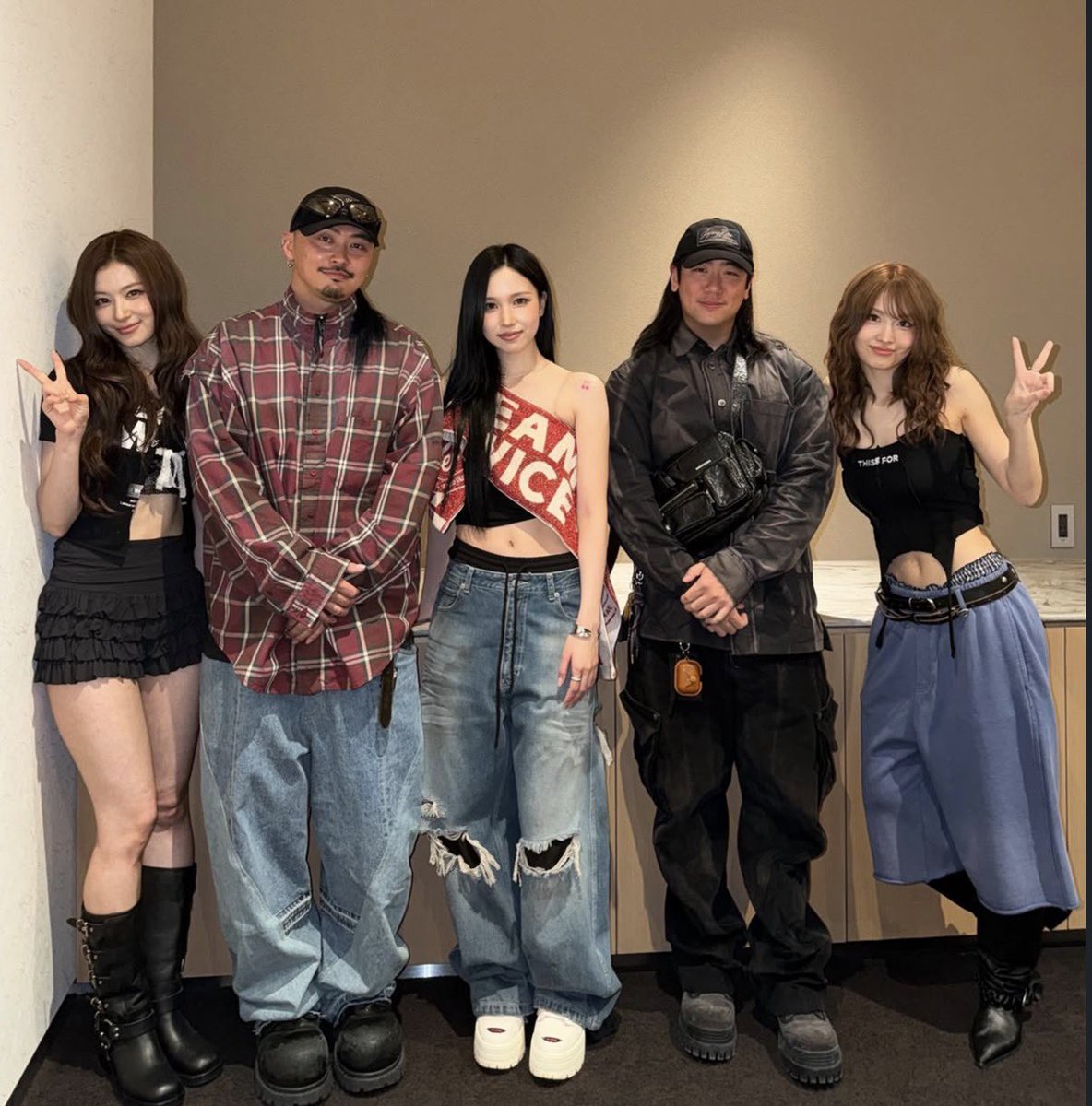 TWICE Sitio tweet media