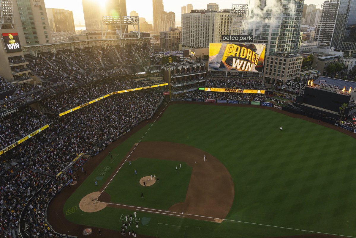 Petco Park tweet media