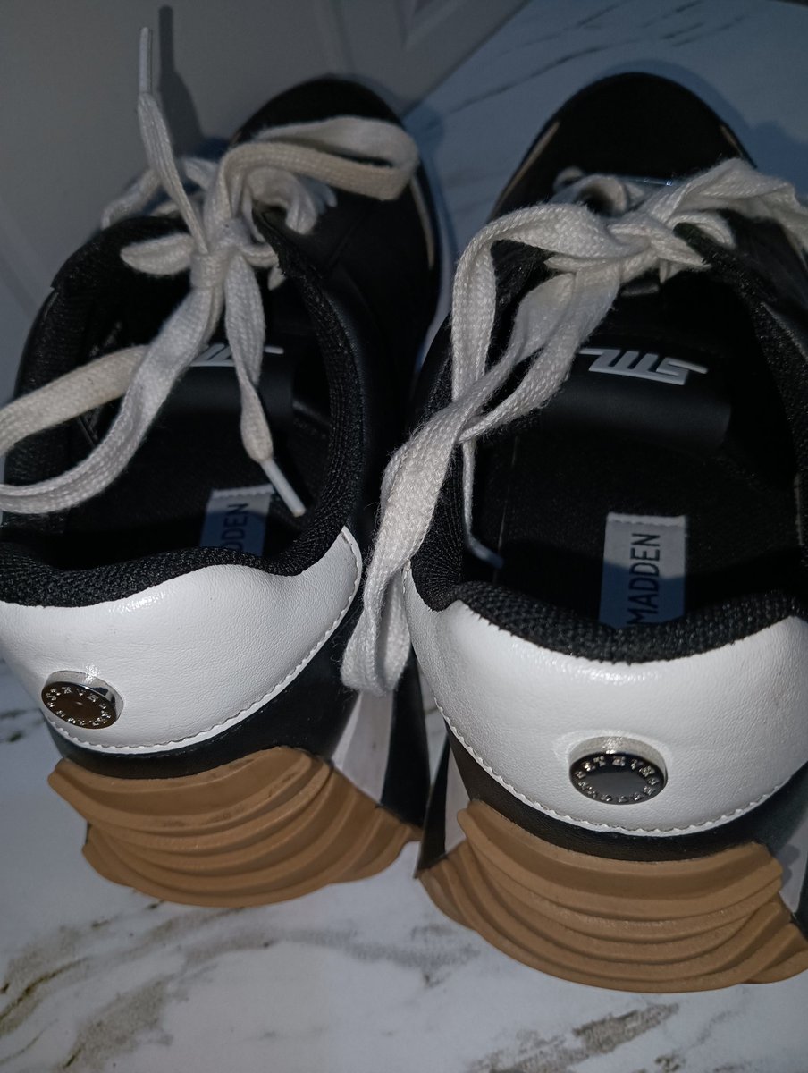 novanovlit's tweet photo. Wts jual cepet aja preloved sepatu Steve Madden size 37 ori harga 350k 
Jujurly ini masih bagus banget guyss ku jual karna lagi BU🙃
📍Jaksel Saharjo Tebet belakang kokas https://t.co/ntNY3qqsOR