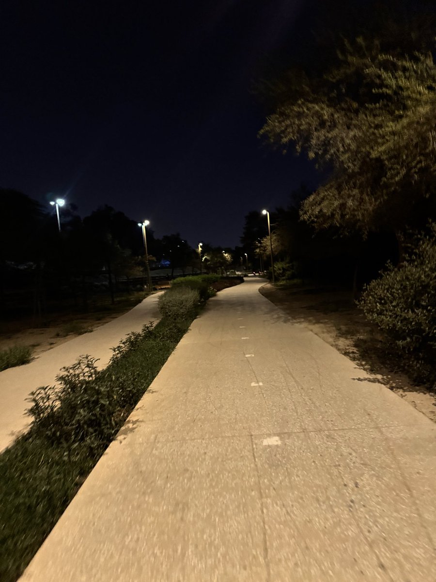 cvc45's tweet photo. نجوم الليل والغربة تذكرني زمانٍ فات
تذكرني ربيع العمر وأسترجع ملفاتي 🎼 https://t.co/uC4ZRyEPfx