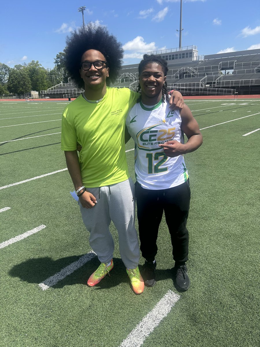 AidenGrahamAG's tweet photo. Thank you @JumpCutRB and @Kidnplay_abc123 for a great day in Indy at the CE25 Elite RB Camp. Appreciate the opportunity to learn from great coaches, build &amp; compete with other talented backs from the Midwest.  @StXFB https://t.co/wXaazITH7A