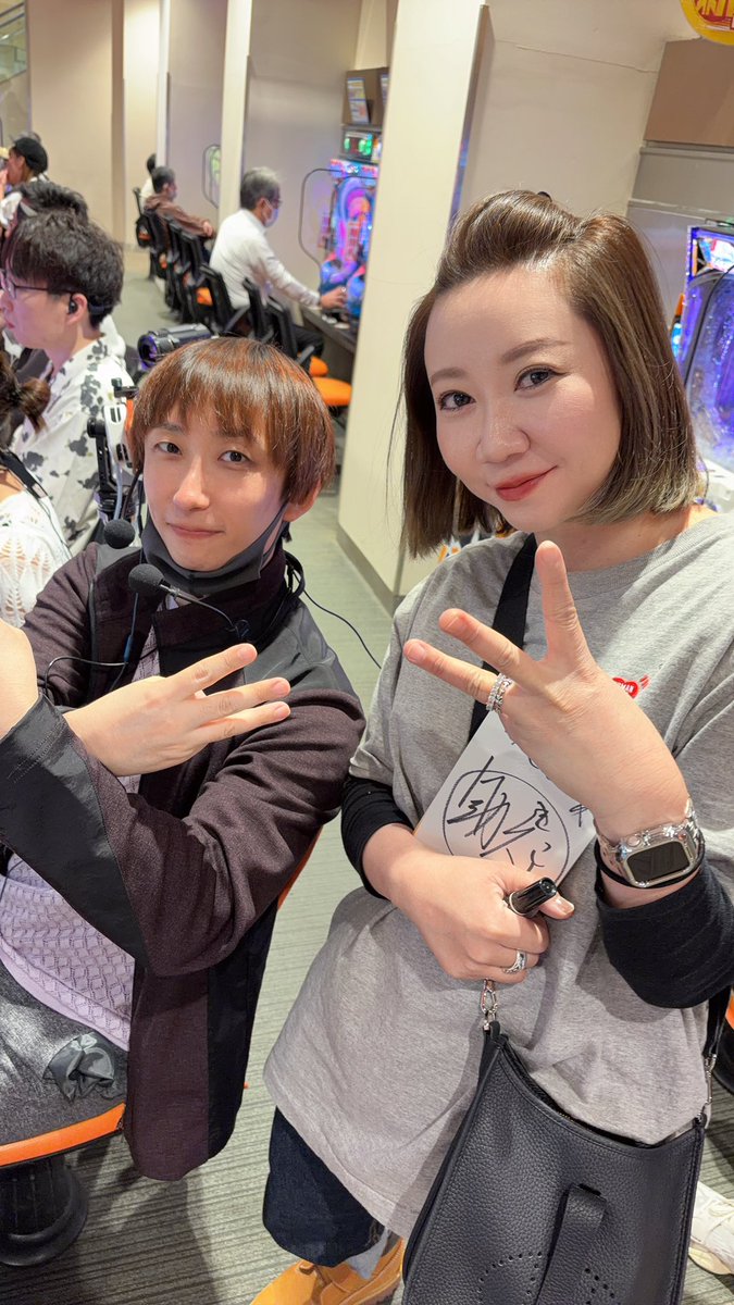 boo_mickeyboy's tweet photo. #羽柴まゆみ さん 
#助六 さん 
同時来店w 
初めて会うお二人🥹

生配信中なのに
対応してくれた🥹 ✨️
ありがとうございます😊 https://t.co/lD308196Me