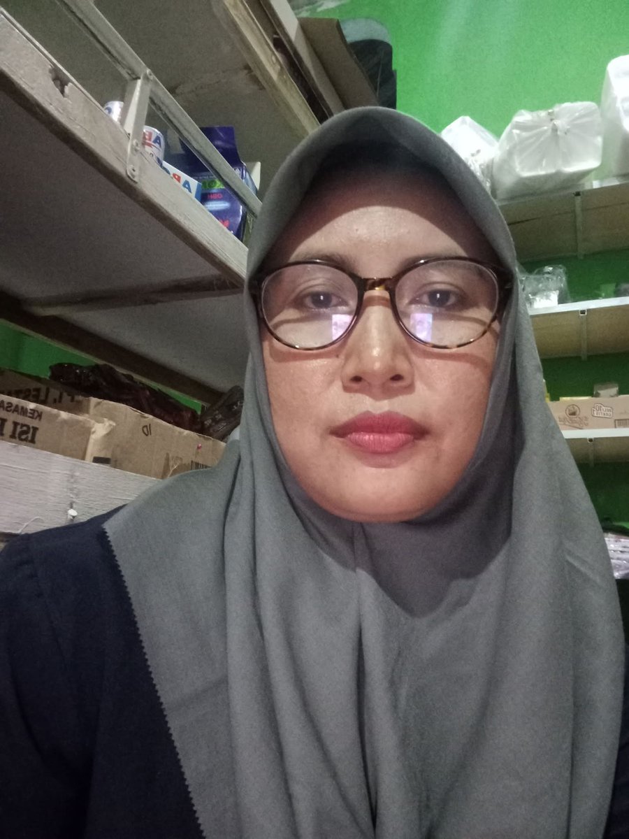 Lili Yuanti tweet media