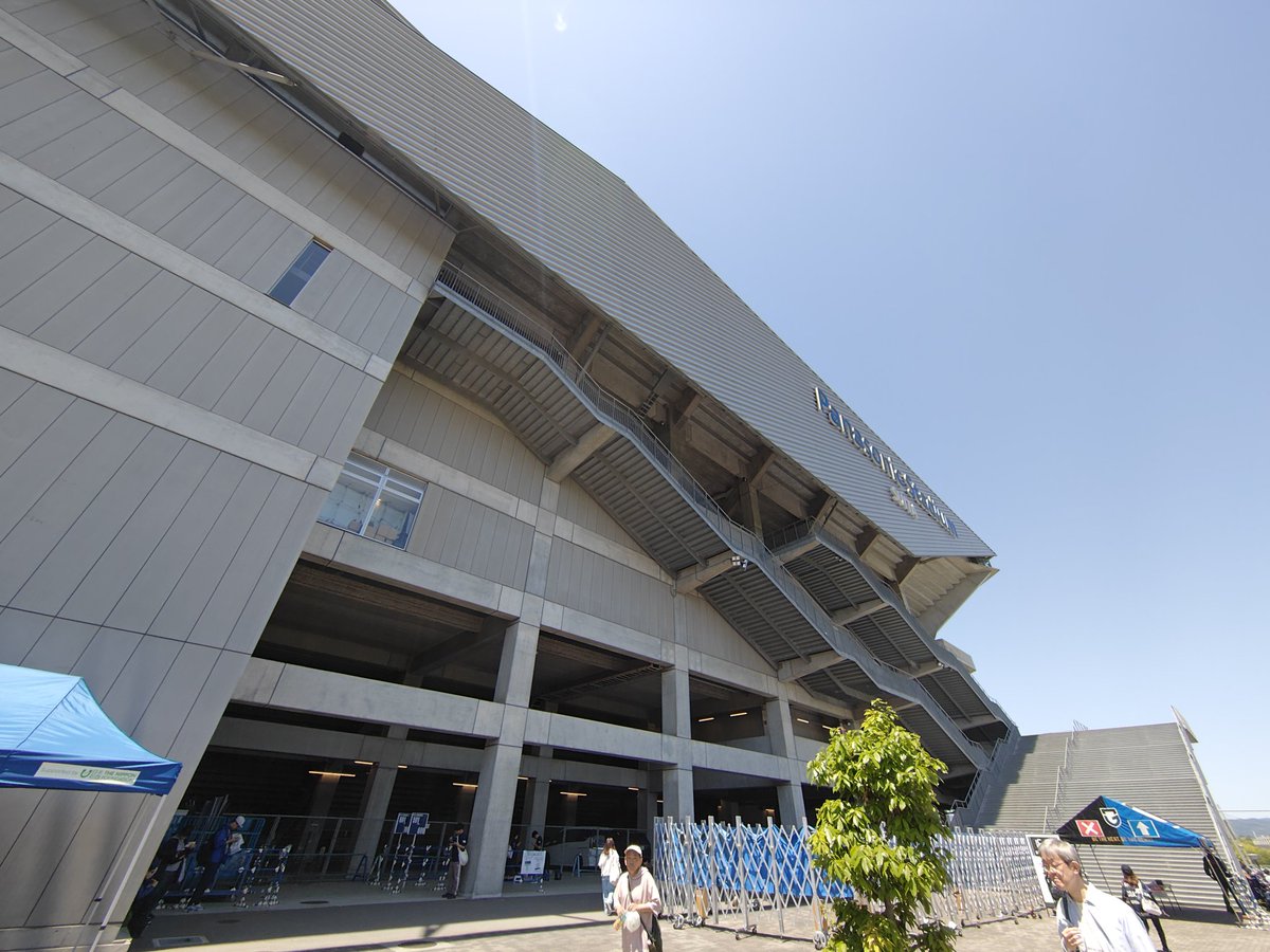 4829's tweet photo. 連戦の最後！
どんな状況でも我々が求めるのは勝点3!
雲一つ無い空の如く、スッキリ勝ち切りましょう!! https://t.co/ZyQQ8Ssf1j