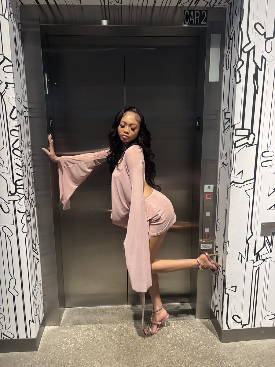 theyylovemarii1's tweet photo. i miss my birthdayyy https://t.co/UUzuIaB1za