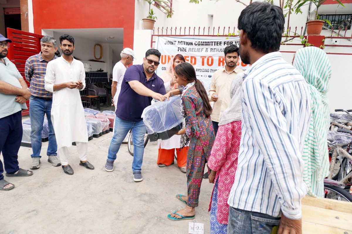 ZcfLko's tweet photo. Rebuilding Lives after the Vikasnagar fire tragedy
@ZcfLko  and AMUBA Lucknow distributed 28 bicycles, 15 sewing machines, and 12 handcarts to help affected families restart their livelihoods with dignity.
#Relief #Rehabilitation #Vikasnagar #Lucknow #Humanity https://t.co/7CbMMWs3UI