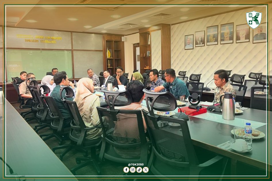 TGK2050's tweet photo. Knowledge-sharing session with MINDA-UKM was successfully held on 7 May 2026, chaired by YB Prof. Dr. Haim Hilman bin Abdullah. Appreciation to all attendees and the MINDA-UKM delegation for their valuable insights and strategic input.

#TheGreaterKedah #EmpoweringLives https://t.co/biMqnBIcfN