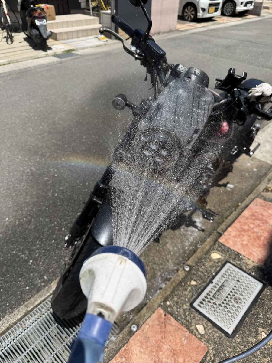 Mojamokatantan's tweet photo. 泡泡シャワー🫧🚿&amp;チェンシコでレブ子スッキリ〜🏍️✨
あぁぁ…お天気いいねぇ〜☀️
#レブル1100
#ツーリング女子
#洗車
#バイク整備 https://t.co/fjp4aaZ7dM