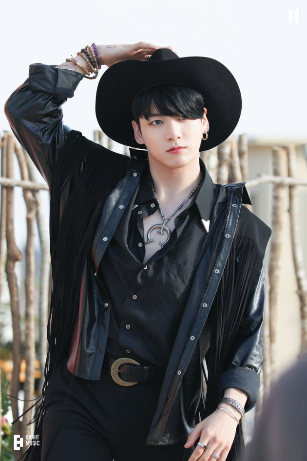 (찐rest)최고다👍🐰𝘐 𝘢𝘮 𝘚𝘵𝘪𝘭𝘭💜𝙅𝙆 tweet media