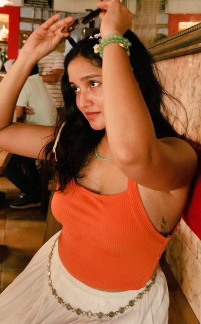 RishiOfficial_1's tweet photo. She is 23 years old.. but her body tea 🤤📈 https://t.co/S4viyJencK