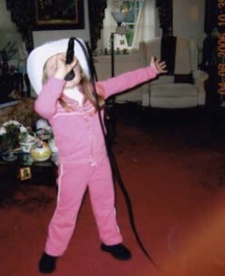 sabrina carpenter files | fan account tweet media
