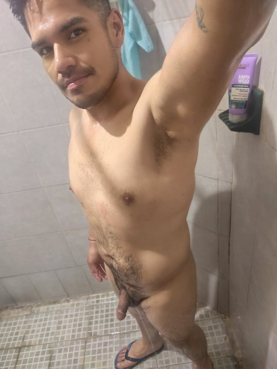 maurygutt's tweet photo. Nos bañamos juntos, y después vemos Netflix ? https://t.co/VnkQZApqv9