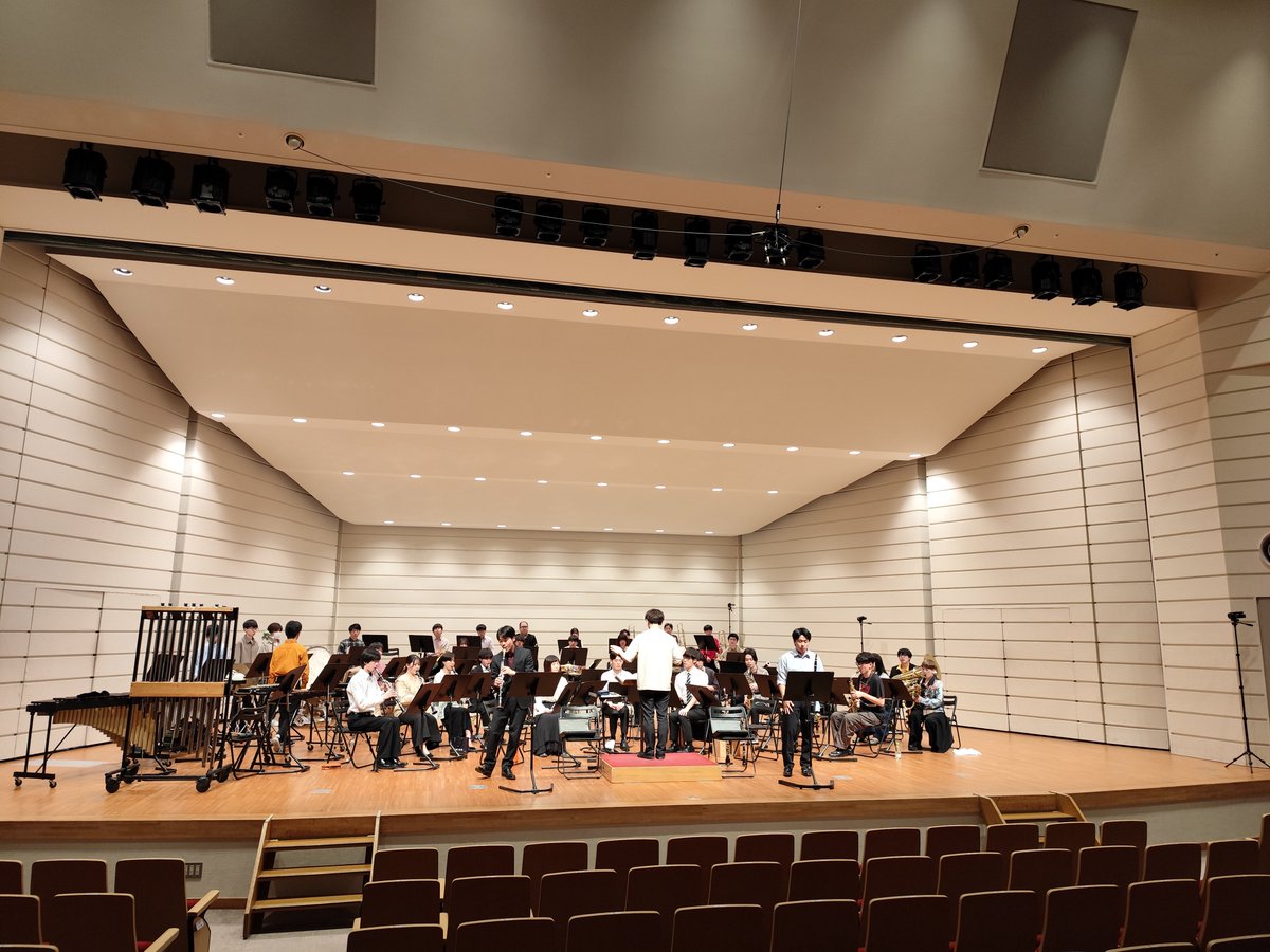 yed_we's tweet photo. エントドル ウインドアンサンブル
第6回定期演奏会🎵

本日15時より！

リハーサル始まりました！
あれ、クラリネットが短くなってる？？ https://t.co/XLIJKCdEtg