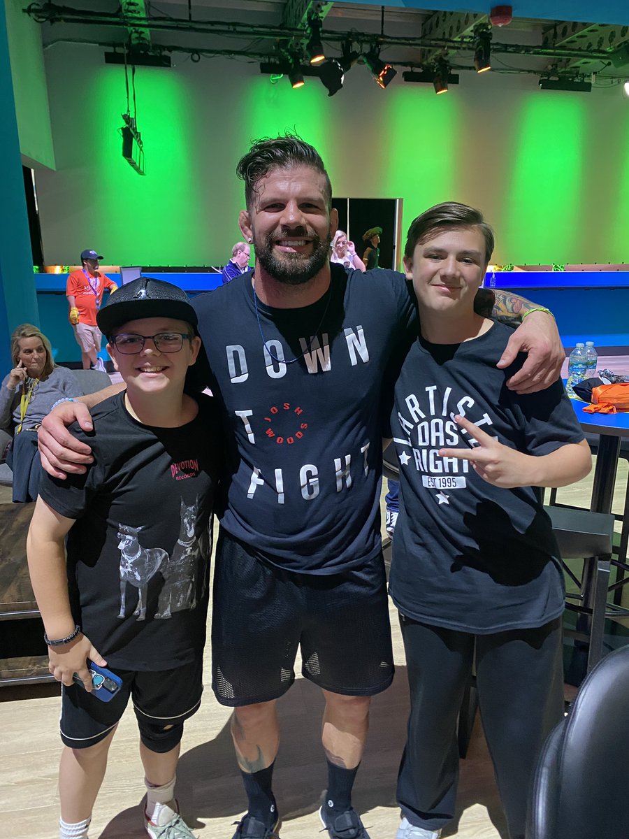 RefDaveLinton's tweet photo. Gotta send some love to @WoodsIsTheGoods for taking the time out to take a pic with my kids. Josh, please thank your bro for me too for giving up his seat so my boys could have one. Solid dudes right there ! https://t.co/l0AeAdfoP7