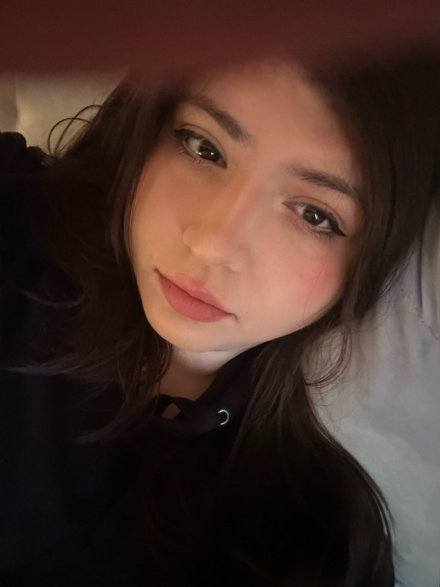 ang tweet media
