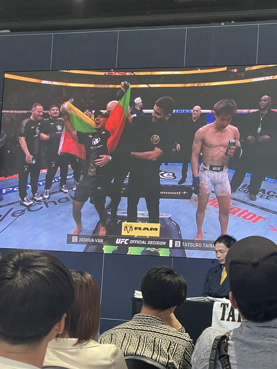 colorman2010's tweet photo. 良い試合だった！

次に期待！

#ufc https://t.co/FreunSI61w