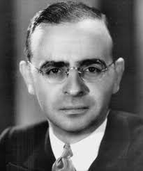 merlinpapin3's tweet photo. Aujourd'hui le compositeur  #MaxSteiner aurait eu 138 ans (décédée en 1971) on lui doit les note sur

La Charge de la Brigade Légère
Autant en Emporte le vent
King Kong
Le Grand Sommeil
Les AventurIers
Les Aventures de Don Juan
Casablanca
La Colline des Potences

❤️si vous aimez

@FredOL69007