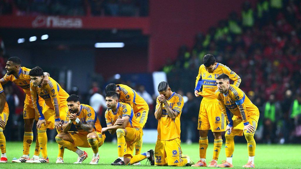 No aprendimos nada de la final vs Toluca, ¡¡NADA!! Cuatro meses después nos volvió a pasar exactamente lo mismo. Y uno pensando que el plantel se las sabe todas y como “perro viejo ladra echado”. ¿Qué vamos a esperar en 3 semanas? Pinche coraje <a href="/TigresOficial/">Club Tigres 🐯</a>