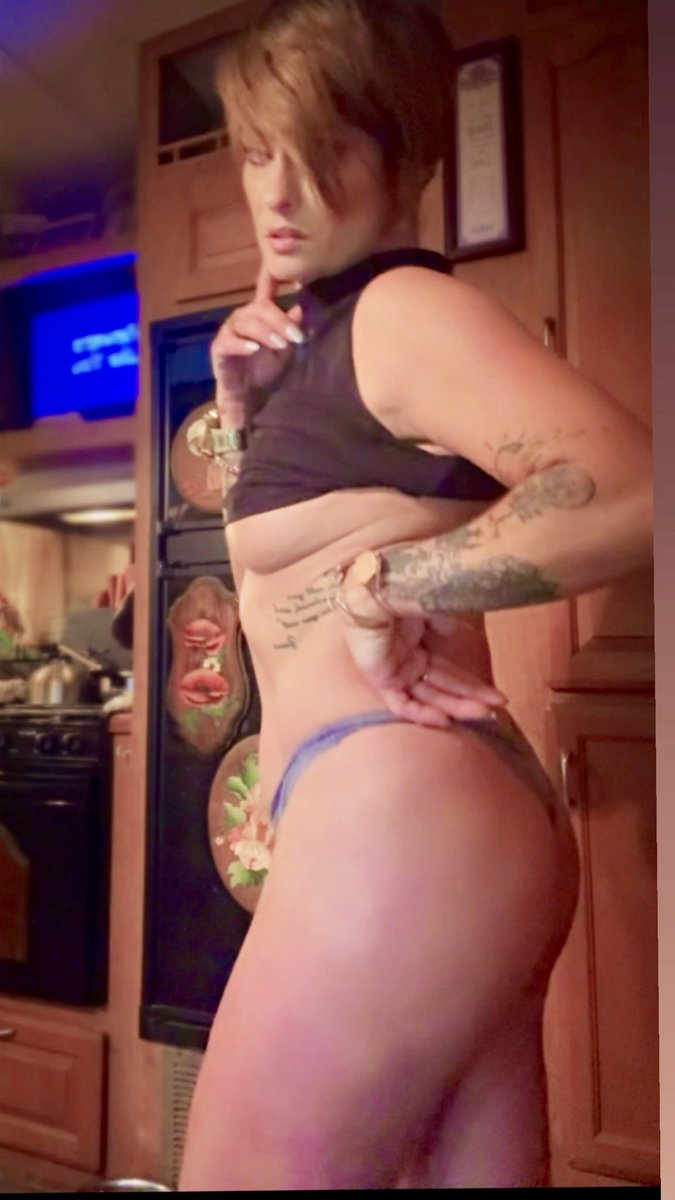 ReeseRaeMiller's tweet photo. Sellin content. Hit me up and let’s have some super hot fun baby😈 links are in my bio or dm me because I’m so horny tonight so I’m making deals and going extra💦 #buyingcontent #sellingscontent  #horny #wetpussy #m#hotsex #sex #facetime #sexting #cumonme #cumforme #ridingdick https://t.co/2ySWbja9M4