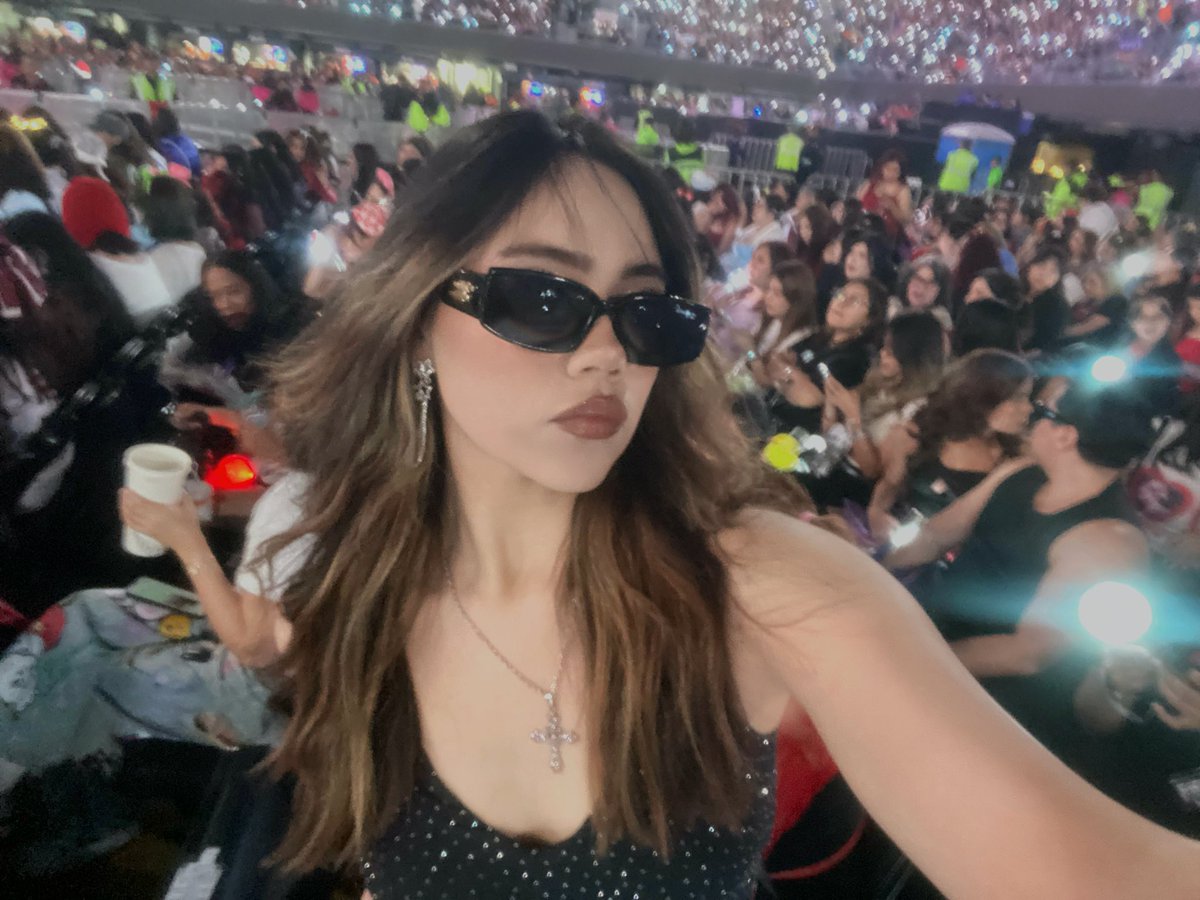 anna vio a bts tweet media