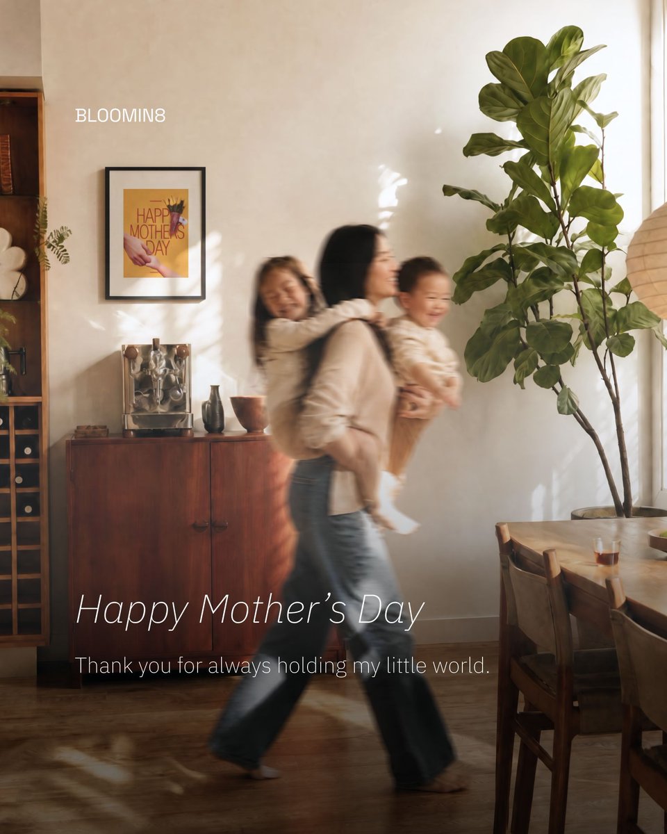 bloomin8canvas's tweet photo. Keep the love you don’t always say
somewhere she can see every day. 

BLOOMIN8 turns these quiet pieces of love into something she can see at home every day, with a paper-like color E-Ink display designed to feel warm, calm in any space.
#happymothersday #bloomin8 https://t.co/XZ3NKbal2J