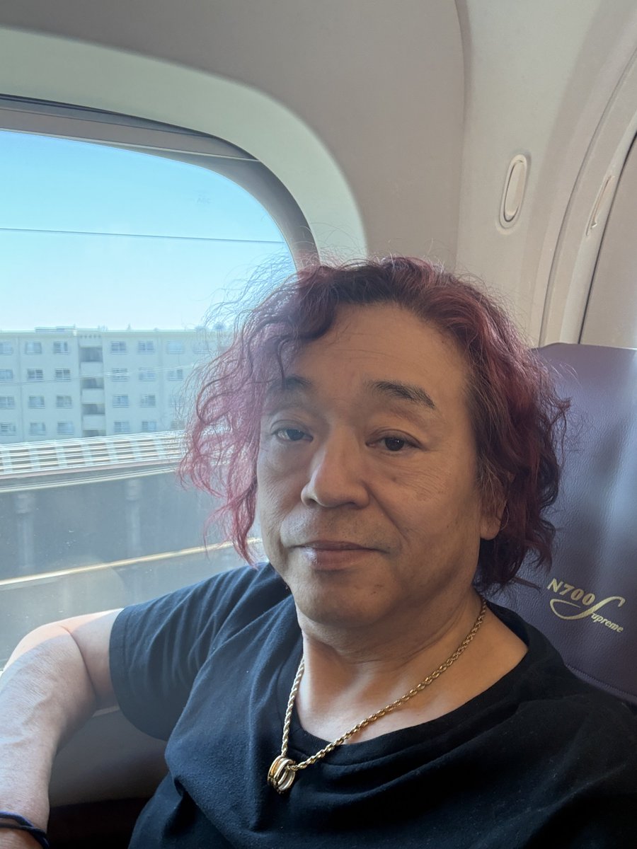 hypnotistred's tweet photo. 大阪オフ会、本当にありがとうございました。

今回、大阪で初めてオフ会を開催させていただきましたが、改めて感じたのは、私が思っている以上に、私の活動を応援し、好きでいてくださる方がたくさんいるという事でした。

「会えて嬉しかったです」
「ずっと会いたかったです」

そんな言葉を直接いただけた事、とても嬉しかったです。

私の事を好きでいてくださる方の事は、私も大好きです。

だからこそ、まだお会いできていない方々とも、これから時間の許す限り、いろいろな場所でお会いできる機会を作っていきたいと思っています。

今回来てくださった皆様、本当にありがとうございました。

そして、まだお会いできていない皆様も、ぜひ気軽にお声掛けくださいね😊