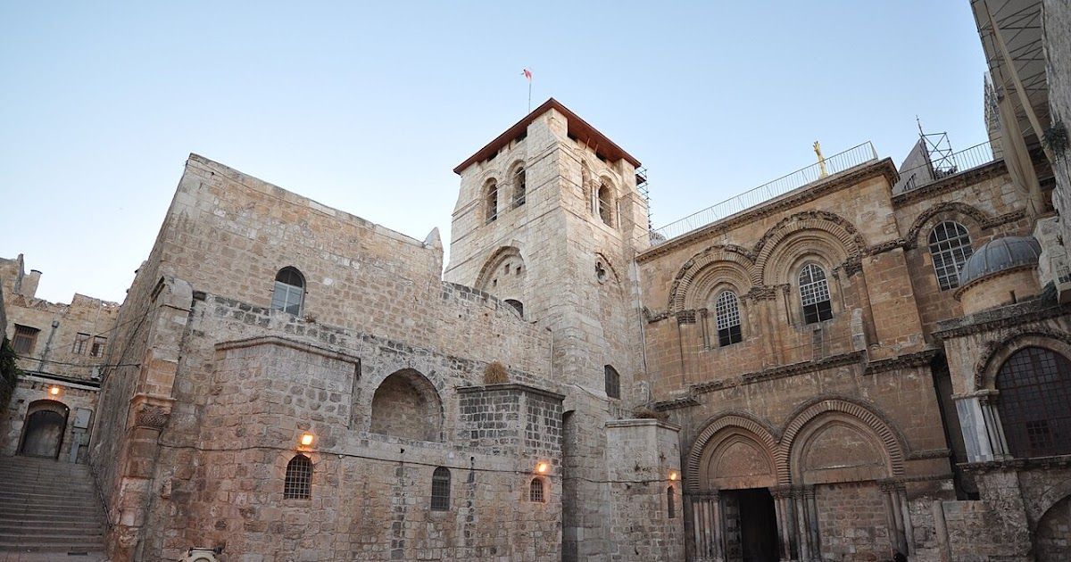 Templars_Now's tweet photo. The Knights Templar - probably Canons at first 
✠
#templar #templier #middleages #moyenage #TemplarHistory #MedievalKnights  #MedievalHistory #MilitaryOrders #CrusaderStudies #HolyLand #HolySepulchre #Jerusalem #medievalwarfare #medievalsky
✠ 
https://t.co/GUq3ihTFnK https://t.co/nAvMQAgYlb