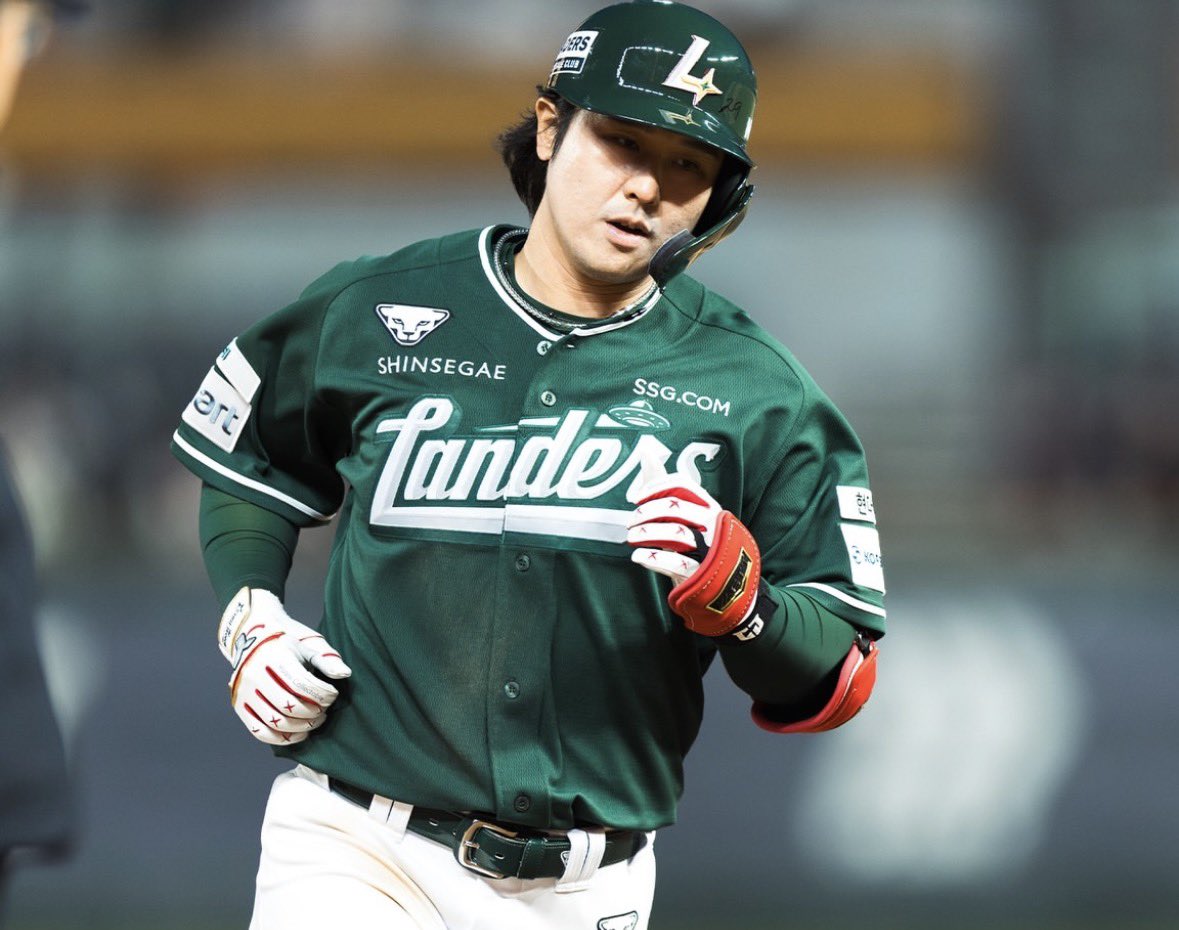 TheKnightCapper's tweet photo. 🇰🇷 WAKE &amp; CASH KBO 🇰🇷

💣 + MEGA LOTTOS 🏦

Get them ALL here now ⤵️

25% off promo ➡️ TakeOff25
https://t.co/ATPkgSoJ3v

Sending FULL Card To A Few Of You who comment “ KBO KING “ 👑 

LIKE❤️ + REPOST♻️ + COMMENT🗣️ https://t.co/ApmVYucMbv