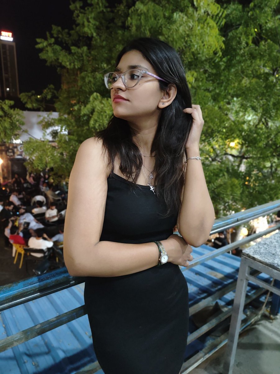 Simran🍂 tweet media