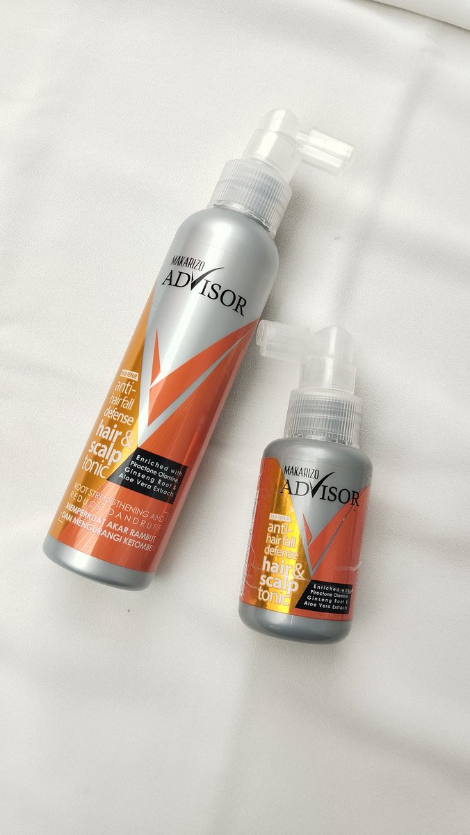 loeychan0's tweet photo. solusi rambut ketombean aku tu pake iniii wehh, terus ada sensasi dinginnya gtuu mantep bgt terus skrg aku udh gada ketombe sama sekalii 😭❤️ https://t.co/ww0WkwFC0a