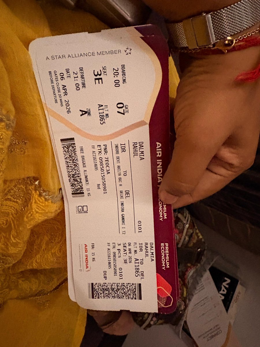 RahulDLM's tweet photo. @makemytripcare Premium economy boarding pass https://t.co/jTcfEZvnma