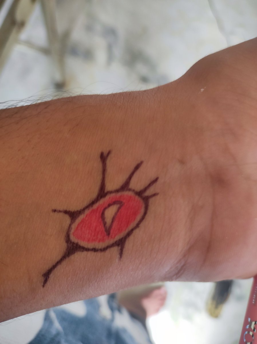 WTDxrpl's tweet photo. Gm duckers
Drew on my own veins
Dragon eye or half spiderman face you decide lol
The dragon drop will be extended more
Doctors won't let me use my devices much for now
#DuckIt #Grit #XRPL https://t.co/h5otmB0WgV