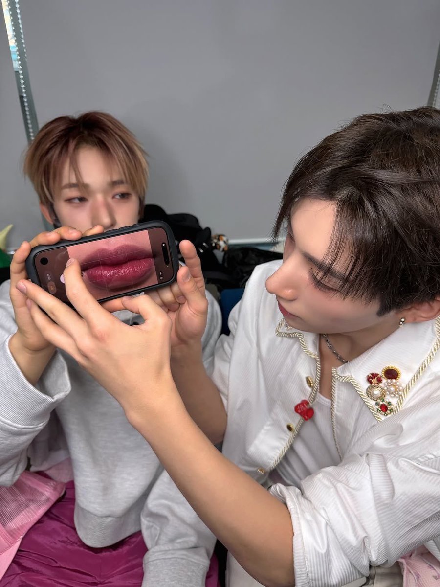 yi ren tweet media