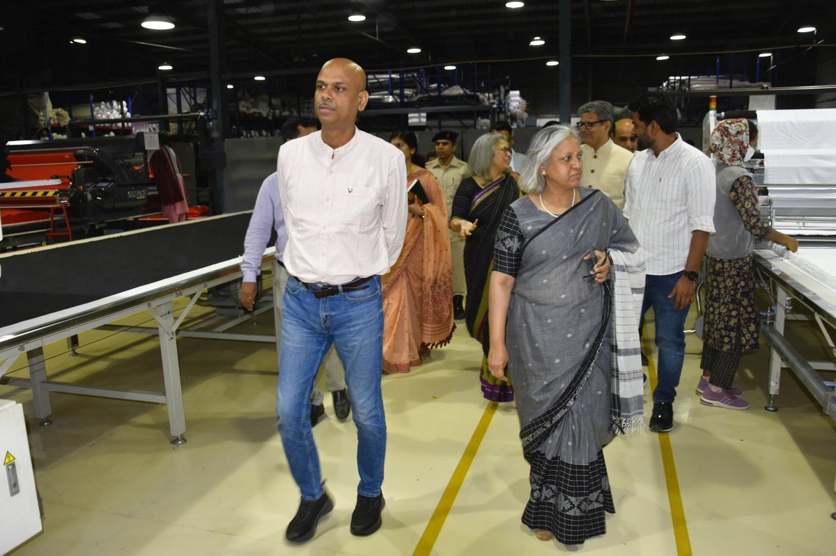 Arvind_Limited's tweet photo. Yesterday, we had the opportunity to welcome Smt Neelam Shami Rao to the garmenting unit of Arvind Smart Textiles in Ranchi during her recent visit to Jharkhand. Her delegation included Smt Amrit Raj (IPoS Development Commissioner, Handicraft Ministry of Textiles), Mr Vishal Sagar (Director - Industries, Government of Jharkhand, Mrs Seema Mishra (Director- Handicrafts, Ministry of Textiles), Shri S. Bandhopadhay (Regional Director Weaver Service Centre Guwahati Under DC handicrafts, Ministry of Textiles) and Mr Pranav Paul (Joint Director) along with senior staff of Jharkhand Industries Department.

Our manufacturing capabilities, operational excellence and commitment towards strengthening India’s textile and apparel ecosystem through innovation, quality and sustainable growth is a silent backbone.

We are grateful for the opportunity to showcase our initiatives and engage in discussions on the future growth of India’s textile and garmenting sector.

#ArvindLimited #ArvindSmartTextiles #Manufacturing #Innovation #Sustainability #MinistryOfTextiles #MakeInIndia