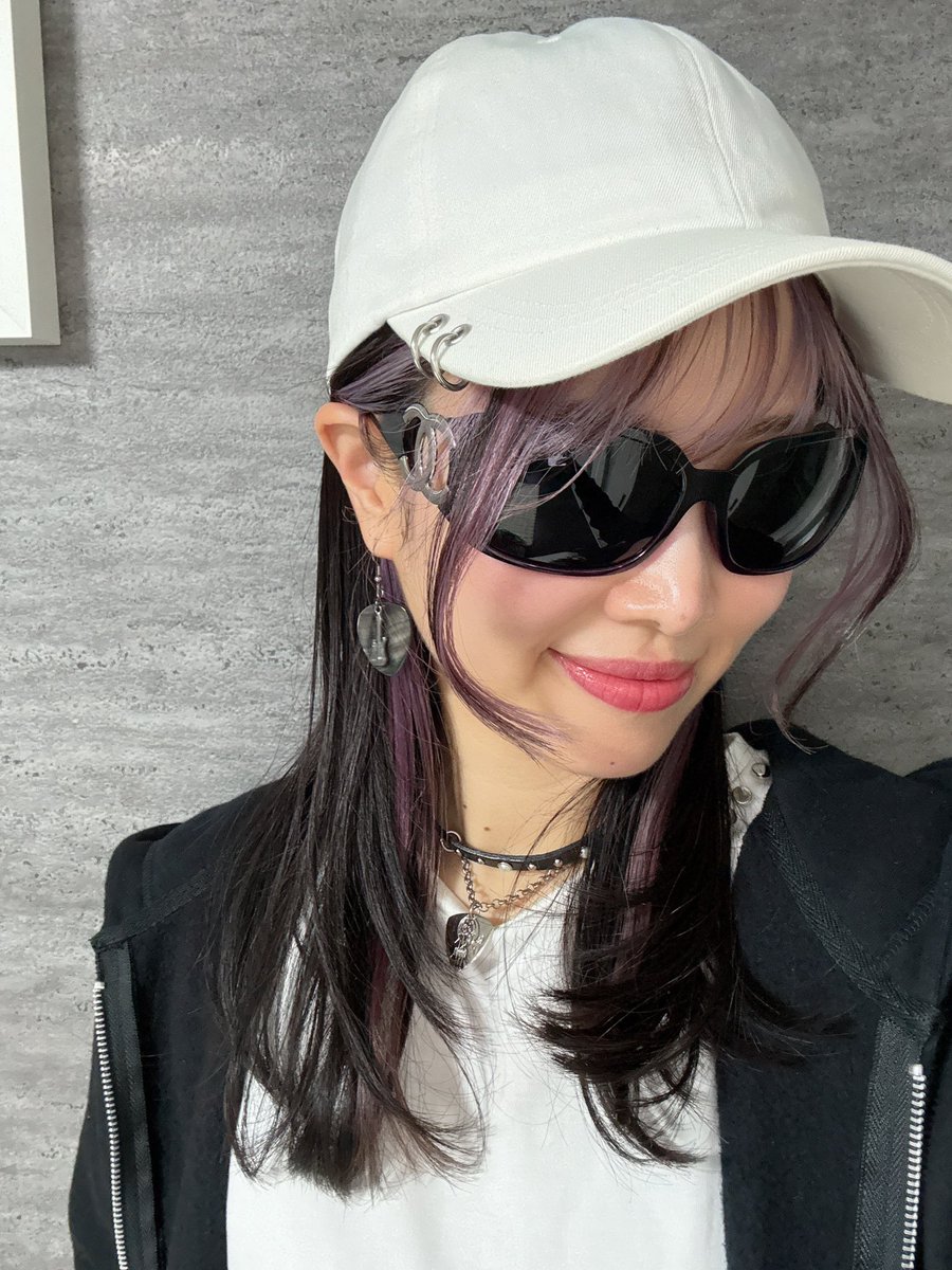 chiakicna's tweet photo. 自転車で渡し船を乗り継いで
大好きなHard Rock Cafeに来た🫶
BGMがQUEENで最高！ https://t.co/HZVaFY971D