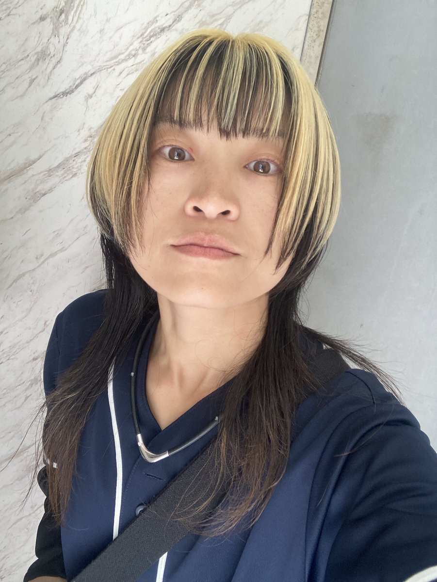 Miyuki_Ucchy's tweet photo. 前から見たらショート!また面白い感じにしてもらった♪٩( ᐛ )و
サイドがラーメン食べづらいくらい伸びてたので短くしてもらってスッキリ!後ろもだいぶすいてもらって軽くなった💇✨
#TrueCreation https://t.co/9q7V9DdLHi