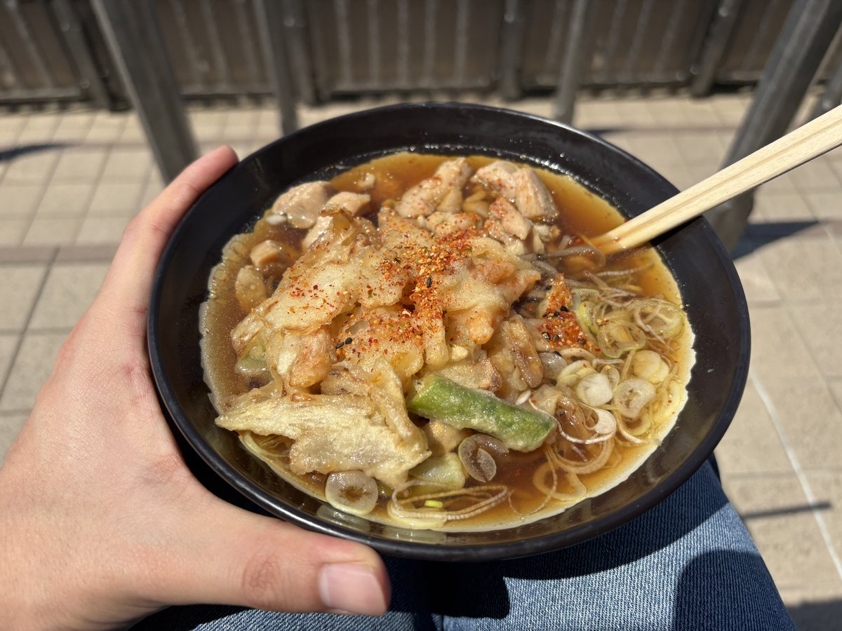 エイシンフラッシュを見て蕎麦を食べる