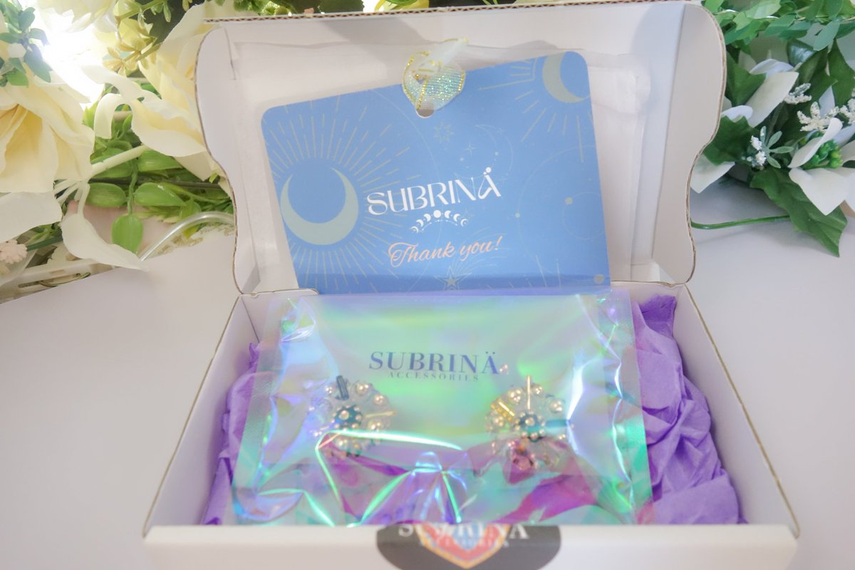 yuria_doll_cas's tweet photo. いとうりなさん ( @itourina )が手がけるアクセサリーブランド、SUBRINÄのピアスが(kuro hana)無事届きましたー！
これからの時期にピッタリな透明感のあるピアスが届いて幸せです🌙
#SUBRINA
#SUBRINAACCESSORIES https://t.co/0zkq7Flsza
