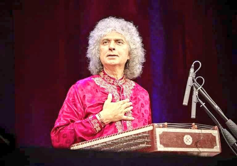 🎼 प्रख्यात संतूर वादक 🇮🇳 पद्म विभूषण पंडित शिवकुमार शर्मा जी के स्मृति दिवस पर उन्हें विनम्र अभिवादन।🙏🏻 

#पंडित_शिवकुमार_शर्मा
#PanditShivkumarSharma